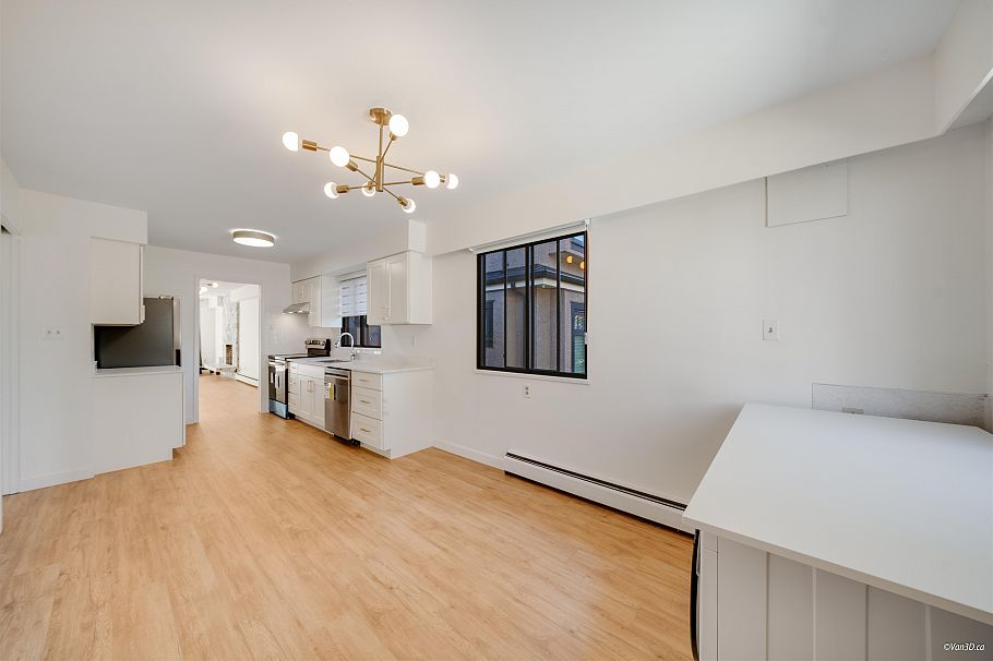 4565 W 9th Avenue Vancouver, BC - 11