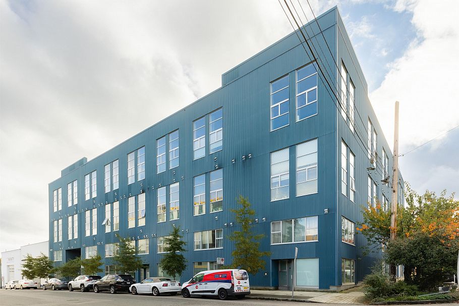 307 1220 E Pender Street Vancouver, BC - 3