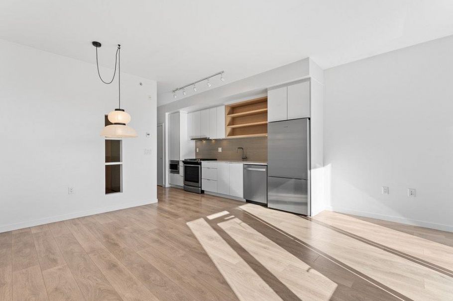 509 725 Marine Drive North Vancouver, BC - 8