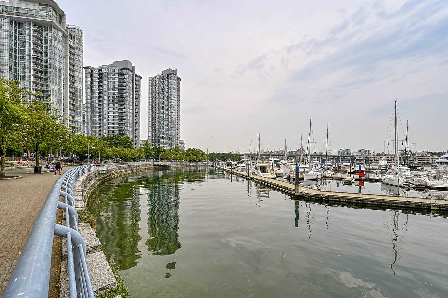 3307 1033 Marinaside Crescent Vancouver, BC - 39