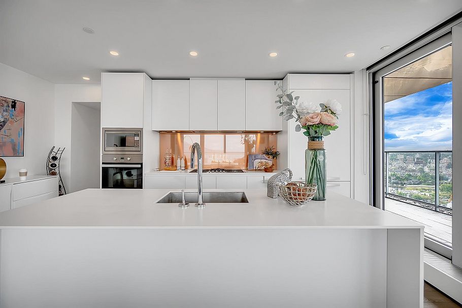 3602 1480 Howe Street Vancouver, BC - 4