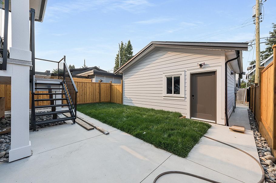 2 2741 Mcgill Street Vancouver, BC - 29