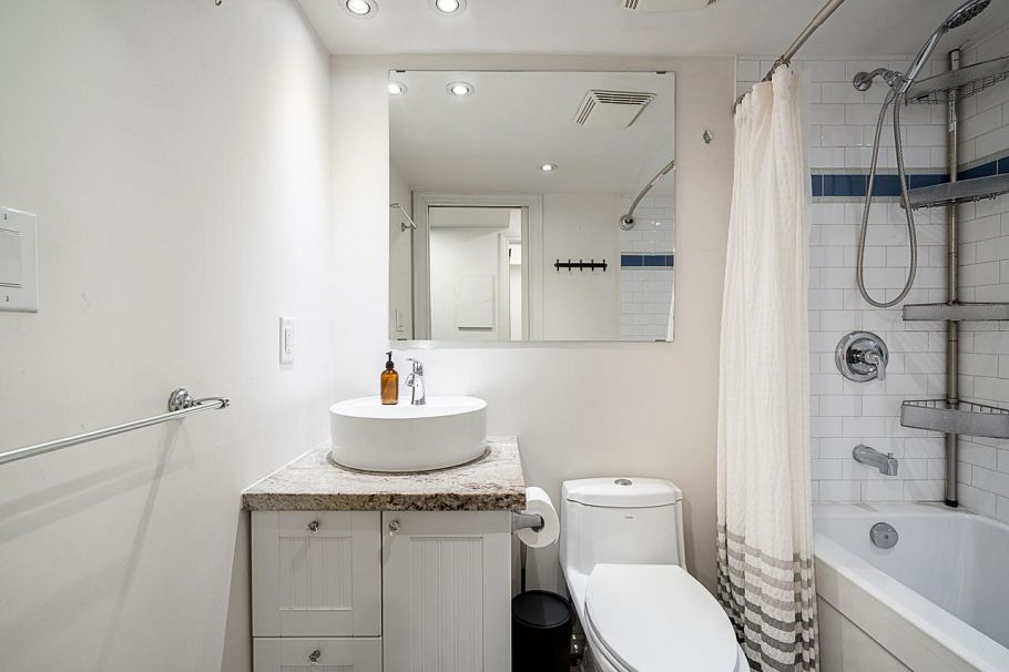 218 1990 W 6th Avenue Vancouver, BC - 19