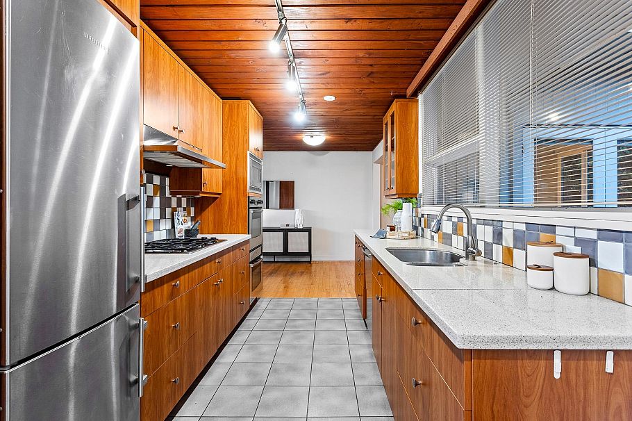 4150 Canterbury Crescent North Vancouver, BC - 12