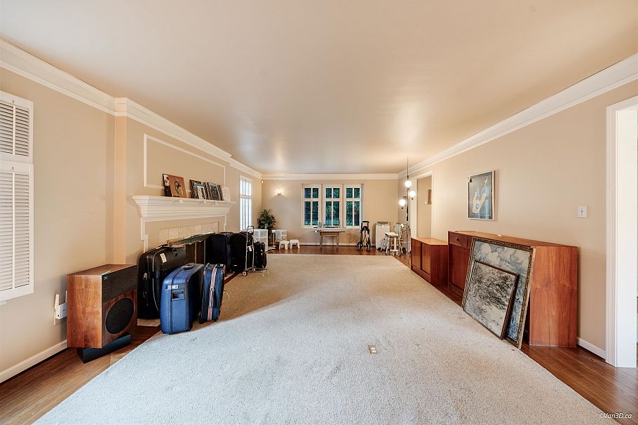 1226 Seymour Boulevard North Vancouver, BC - 12