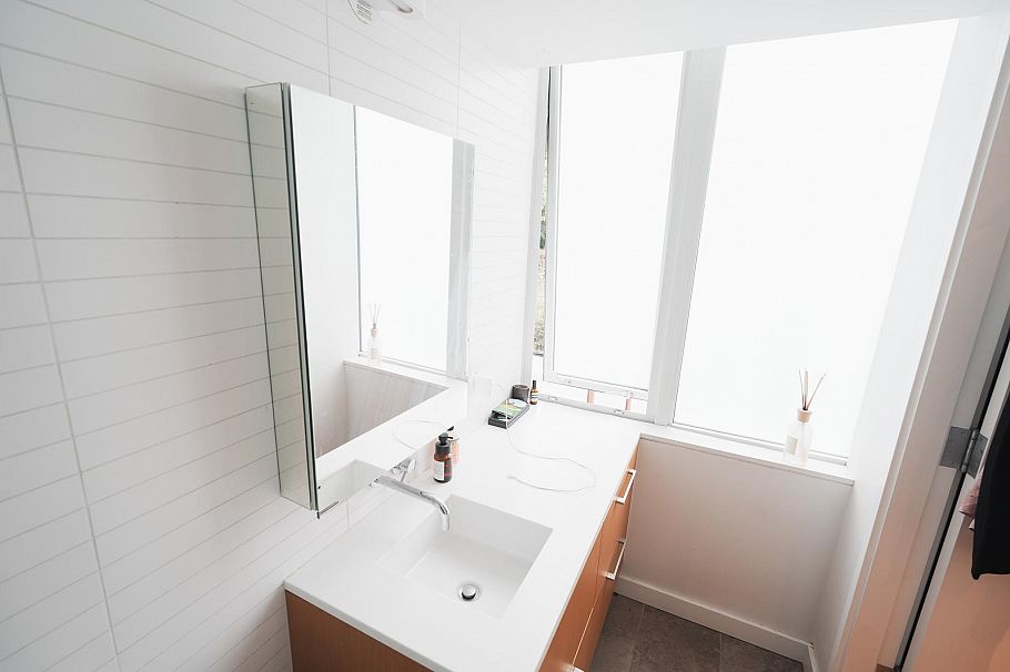 2208 Willow Street Vancouver, BC - 22