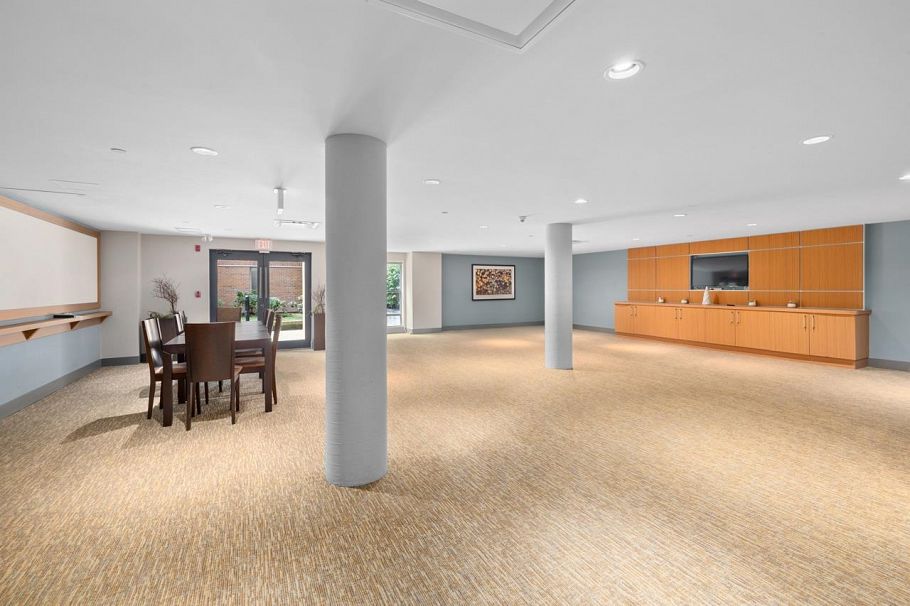 304 139 W 22nd Street North Vancouver, BC - 23