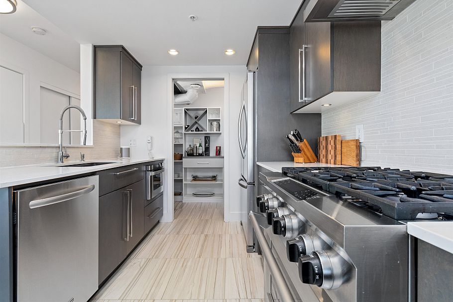 3307 1033 Marinaside Crescent Vancouver, BC - 17