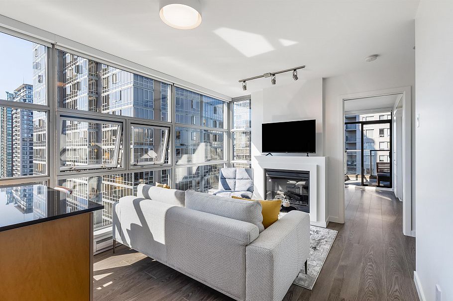 1801 989 Beatty Street Vancouver, BC - 2