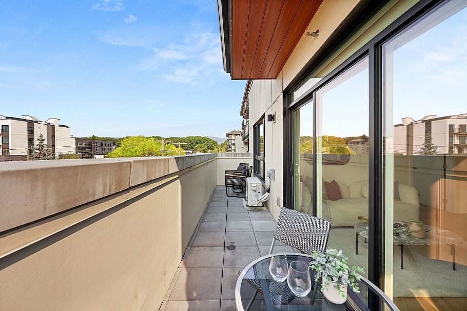 406 2550 Garden Drive Vancouver, BC - 16