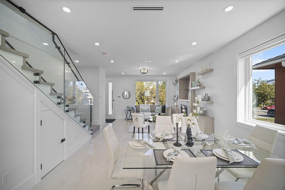 2792 E 49th Avenue Vancouver, BC - 5