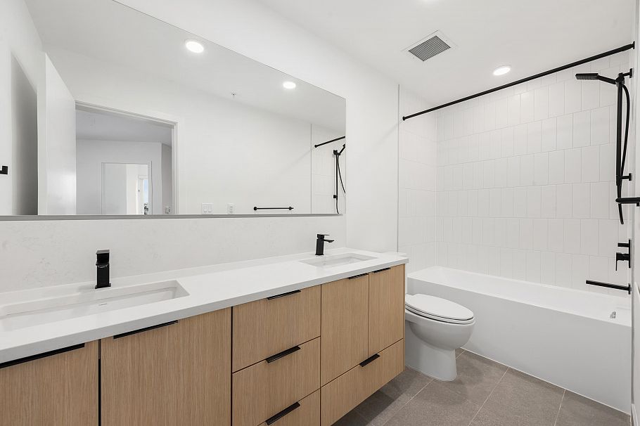 361 422 E 3rd Street North Vancouver, BC - 11