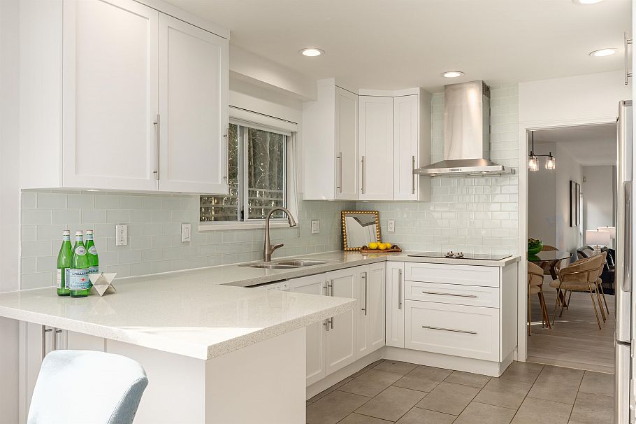 3330 W 21st Avenue Vancouver, BC - 13