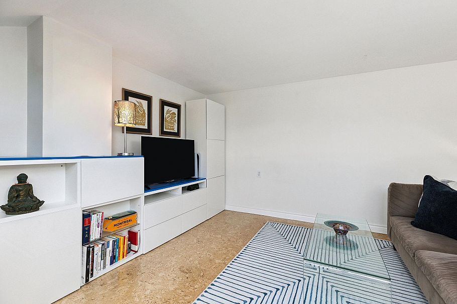 202 1633 Yew Street Vancouver, BC - 24