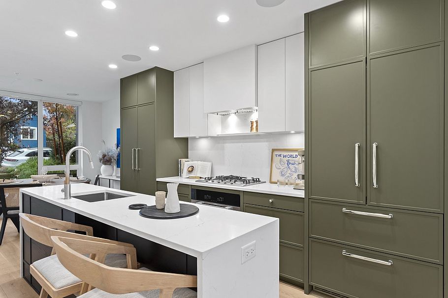 553 W 26th Avenue Vancouver, BC - 1