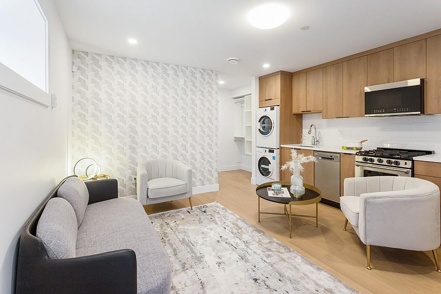 2658 Waterloo Street Vancouver, BC - 26