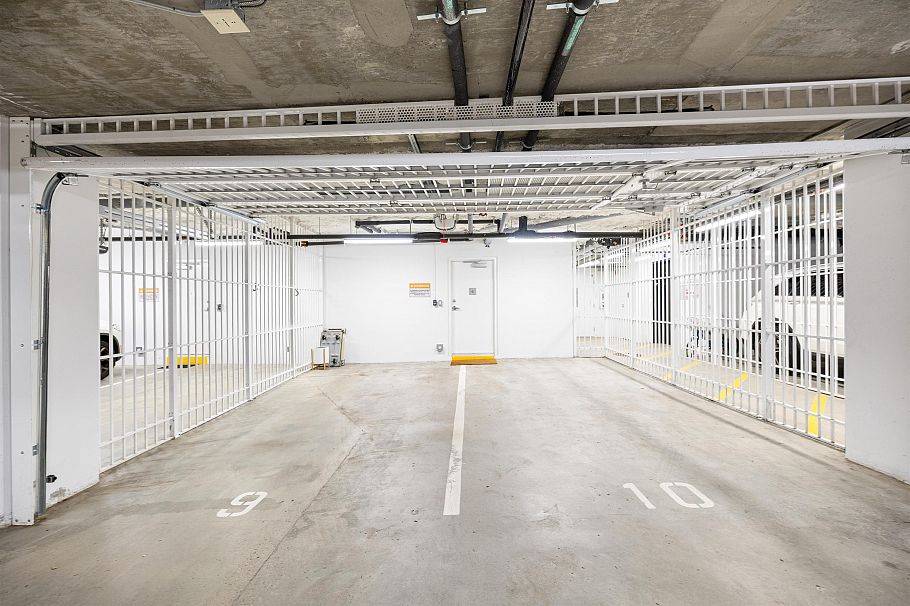 6 1133 Ridgewood Drive North Vancouver, BC - 24