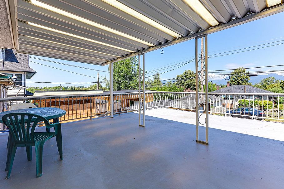 2553 E 20th Avenue Vancouver, BC - 9