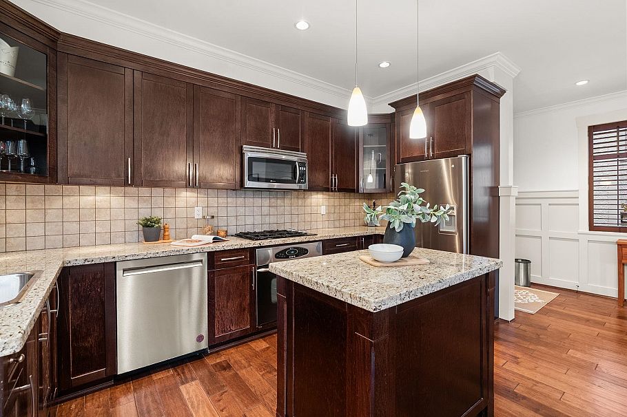 1881 W 13th Avenue Vancouver, BC - 13