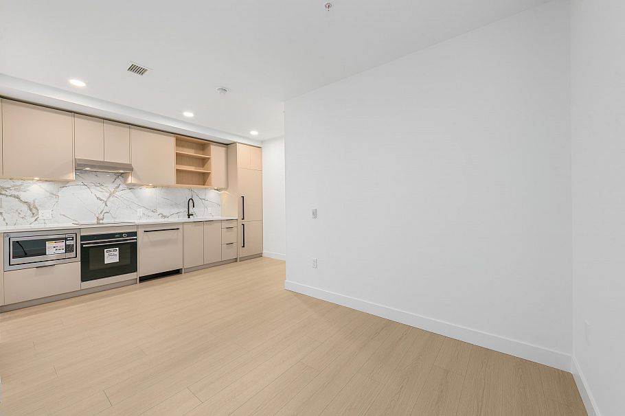 117 422 E 3rd Street North Vancouver, BC - 12