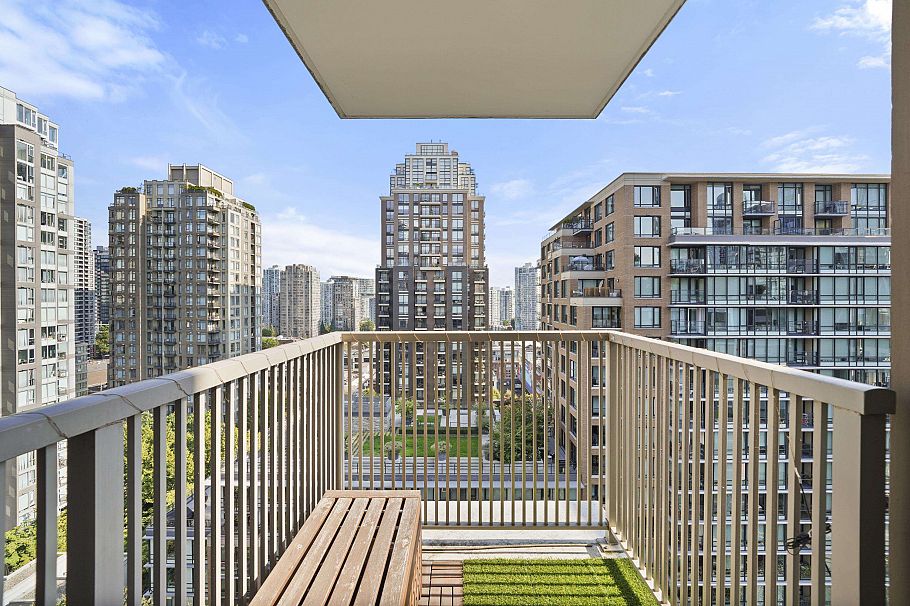 1708 1055 Richards Street Vancouver, BC - 3