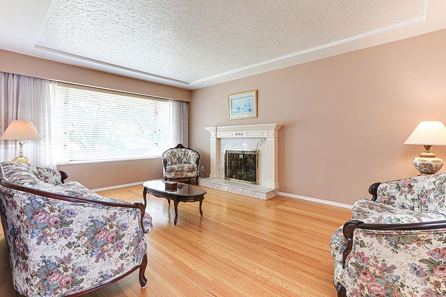 2553 E 20th Avenue Vancouver, BC - 2