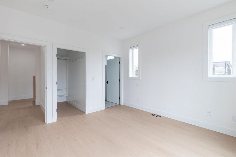 2 6964 Inverness Street Vancouver, BC - 11