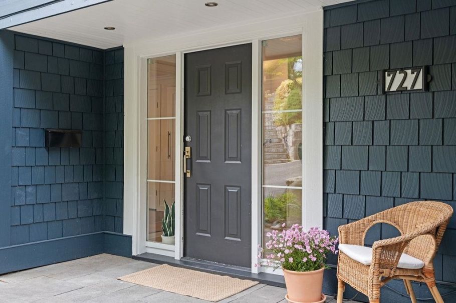 727 Crystal Court North Vancouver, BC - 32