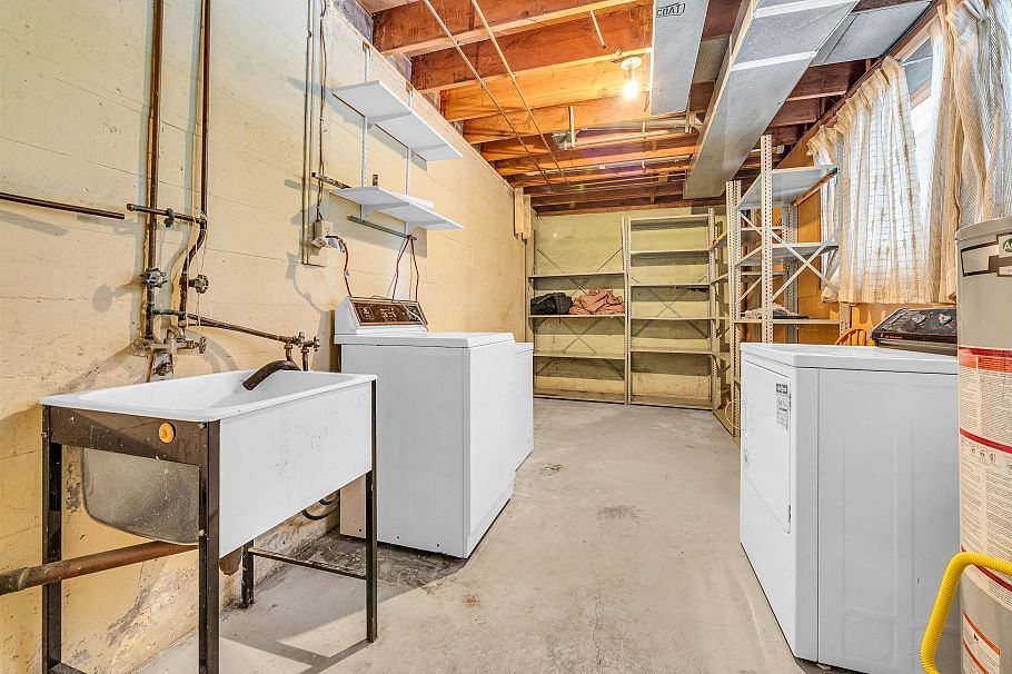 1202 Bracknell Crescent North Vancouver, BC - 29