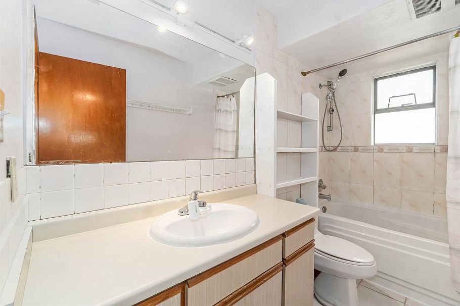 5820 Earles Street Vancouver, BC - 19