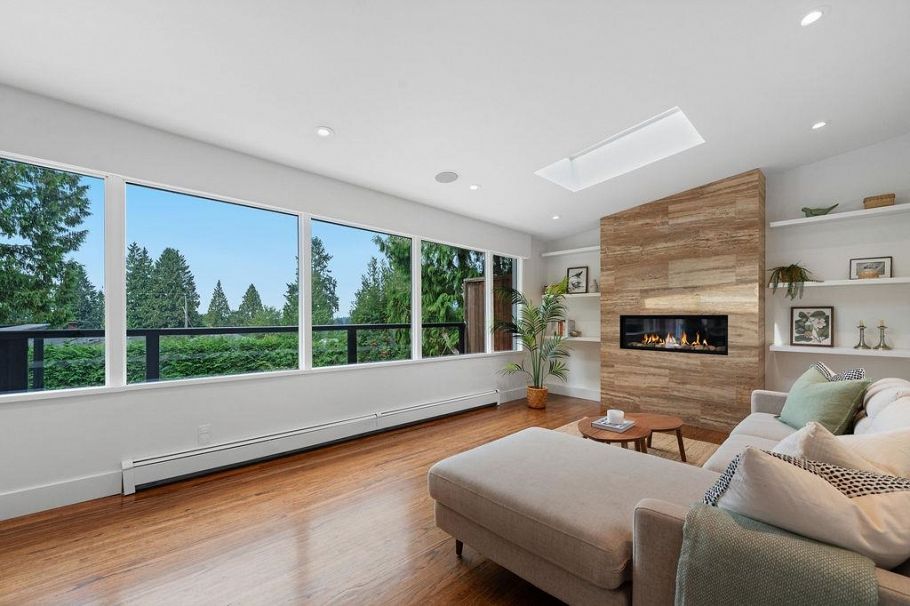 727 Crystal Court North Vancouver, BC - 4