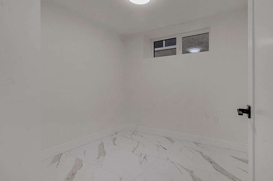 1 585 E 60th Avenue Vancouver, BC - 26