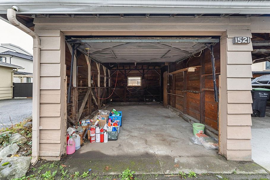 1521 E 64th Avenue Vancouver, BC - 31
