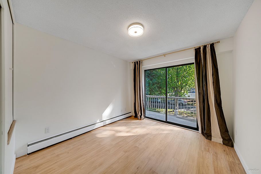 4565 W 9th Avenue Vancouver, BC - 24