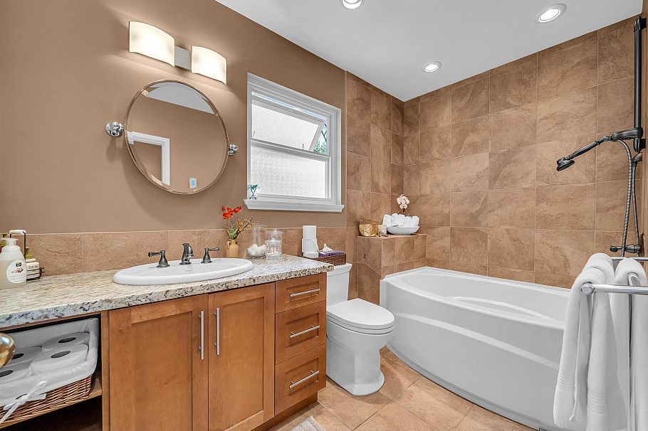 1202 Bracknell Crescent North Vancouver, BC - 18