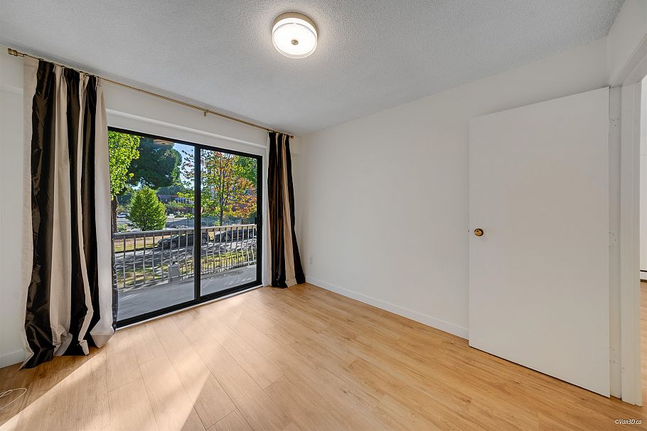 4565 W 9th Avenue Vancouver, BC - 23