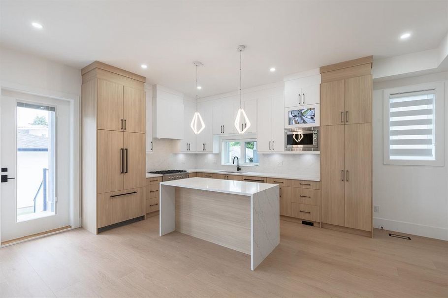 2 6964 Inverness Street Vancouver, BC - 4