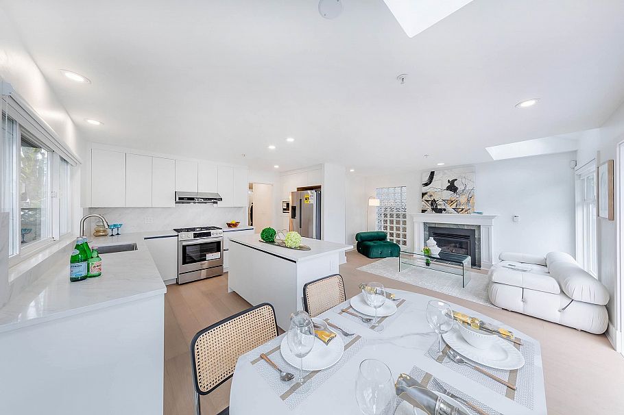 3727 W 22nd Avenue Vancouver, BC - 2