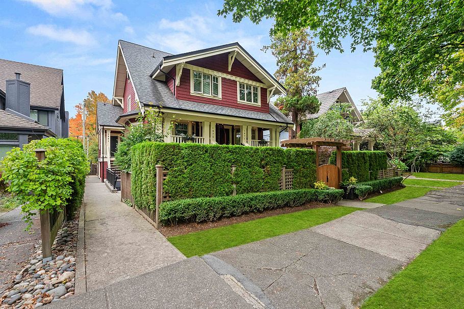 1881 W 13th Avenue Vancouver, BC - 1