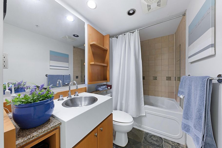 1607 1495 Richard Street Vancouver, BC - 12