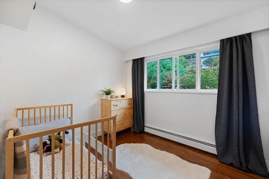 727 Crystal Court North Vancouver, BC - 17