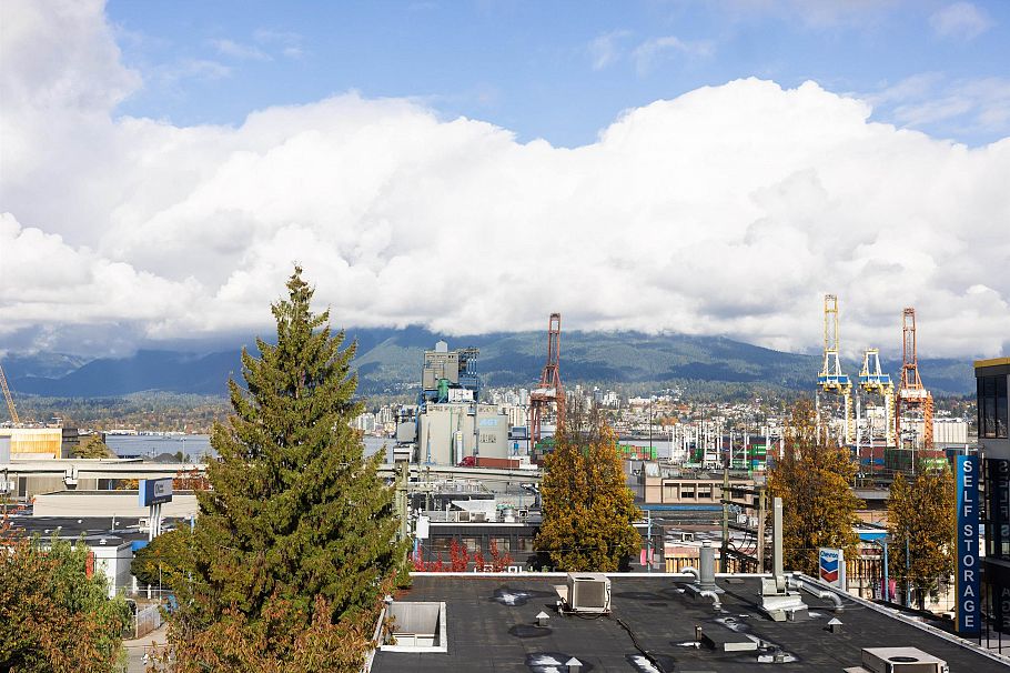 307 1220 E Pender Street Vancouver, BC - 32