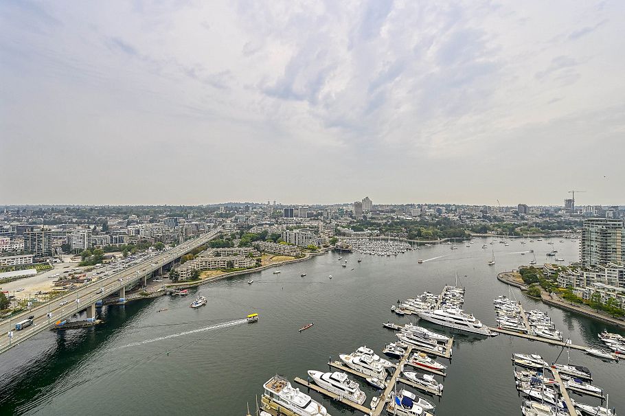 3307 1033 Marinaside Crescent Vancouver, BC - 33