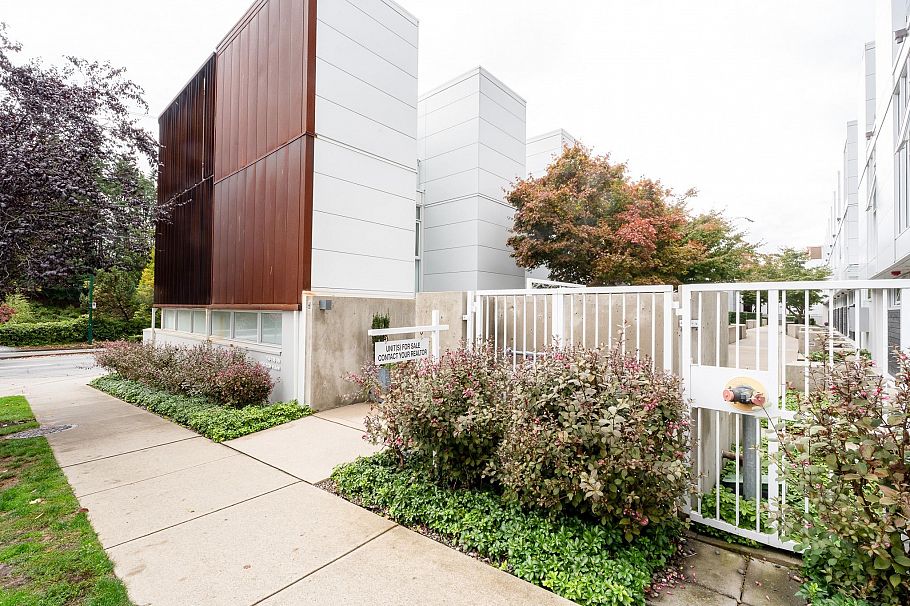 2208 Willow Street Vancouver, BC - 1