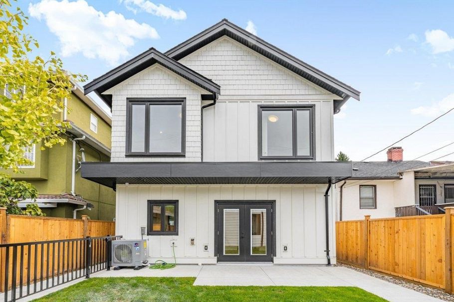 2 4257 Knight Street Vancouver, BC - 1