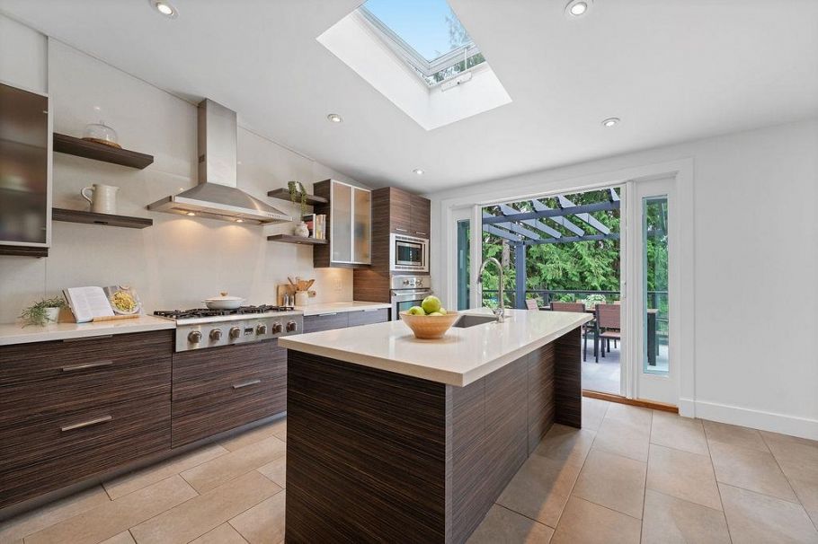 727 Crystal Court North Vancouver, BC - 9