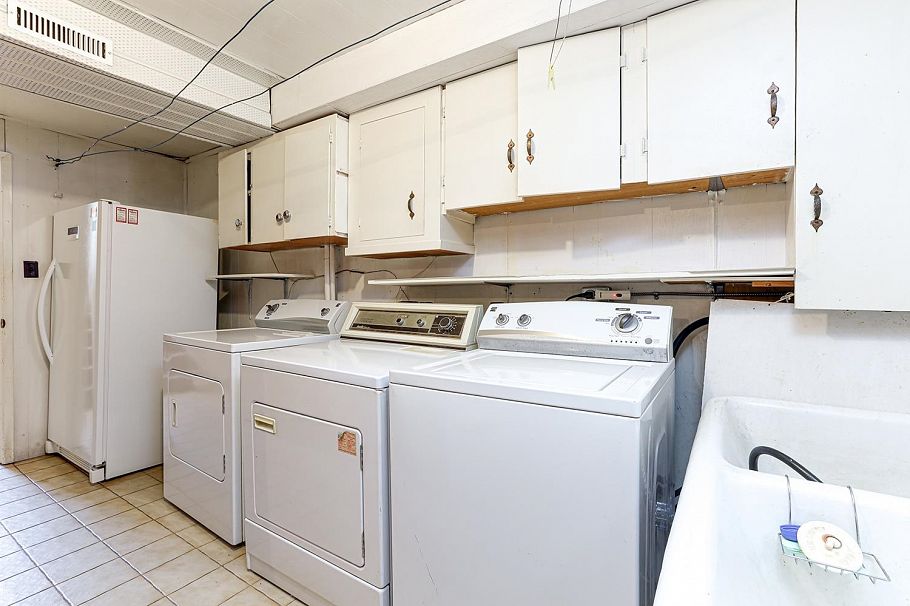 2553 E 20th Avenue Vancouver, BC - 28