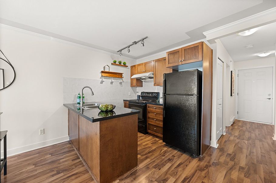 PH6 2265 E Hastings Street Vancouver, BC - 12