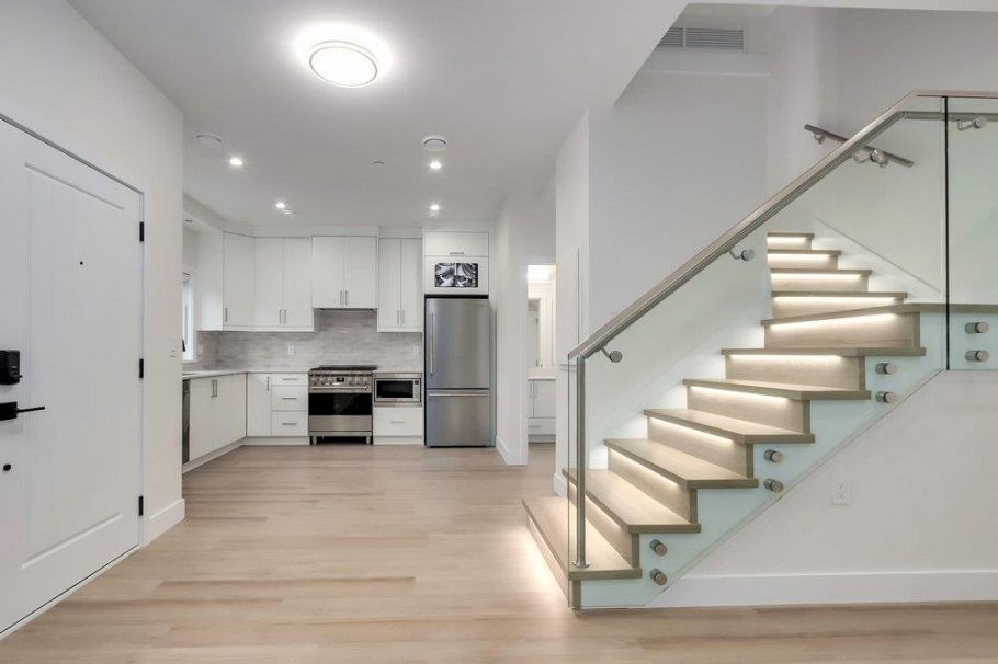 1 4257 Knight Street Vancouver, BC - 4