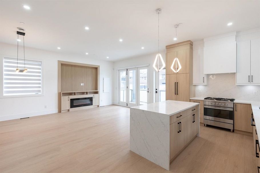 2 6964 Inverness Street Vancouver, BC - 2